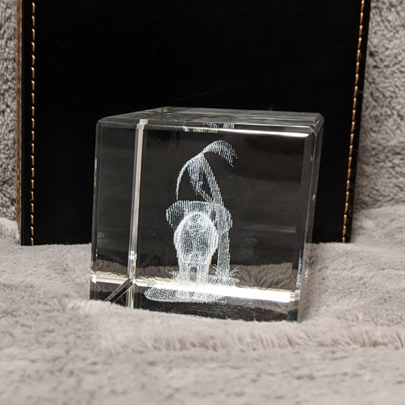 Crystal Glass Cube 3-D Elephant Palm Tree Safari Scene Laser Cut Paperweight - Picture 4 of 8